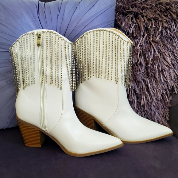 Berness white boots with rhinestones - Picture 2 of 8